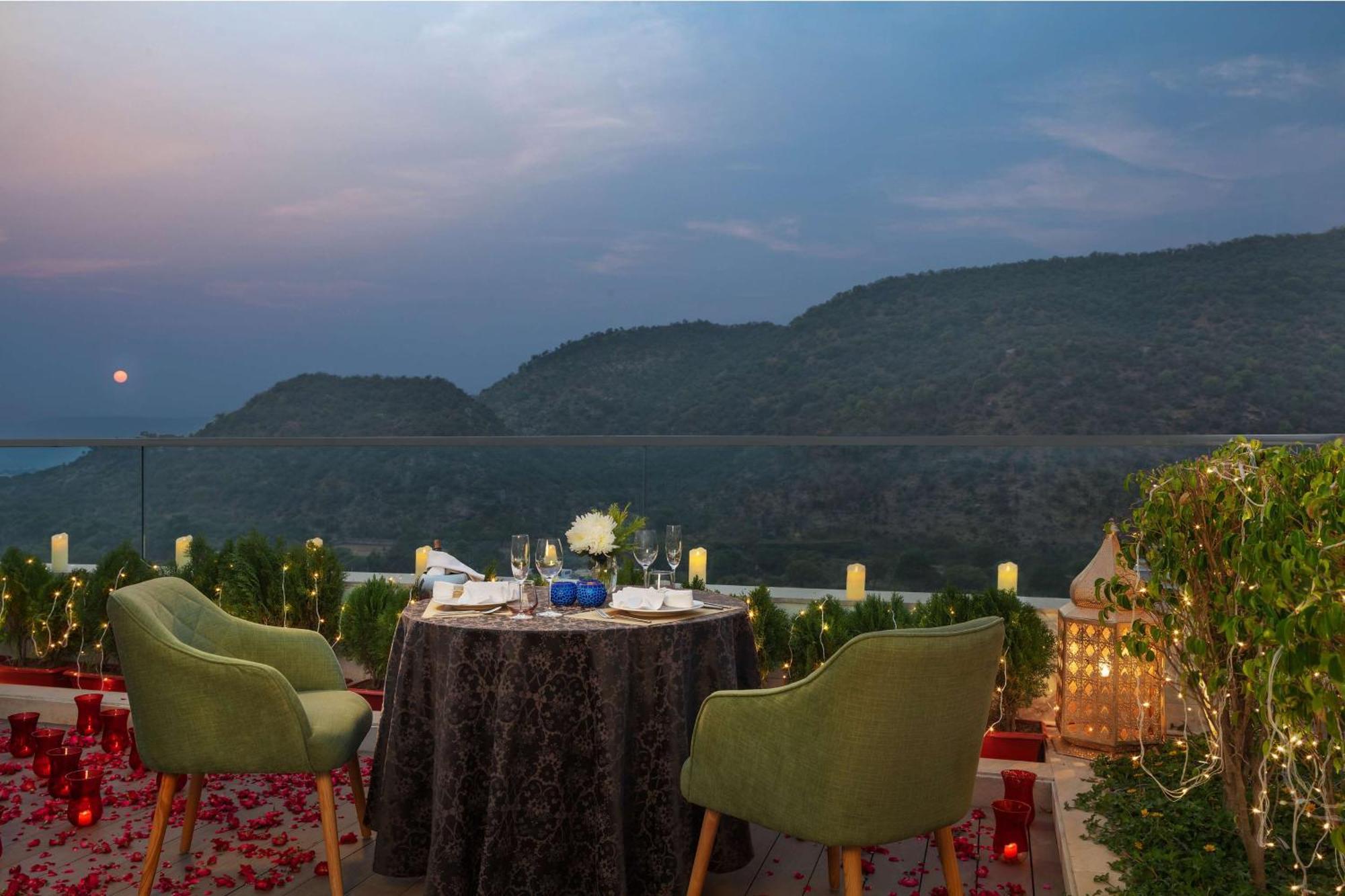 Doubletree By Hilton Jaipur Amer Екстер'єр фото